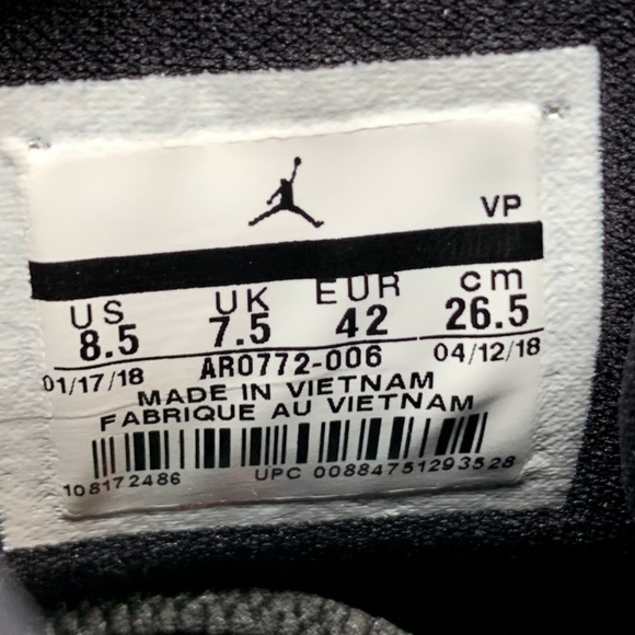 Nike Air Jordan Black Cat Bred Basketball Shoes - Picture 6 of 8